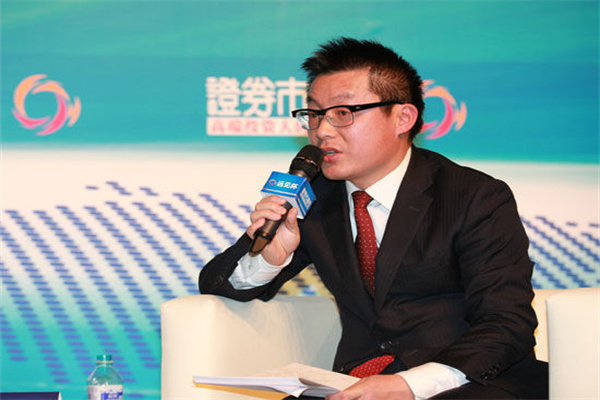 盛宝银行2022十大惊人预测出炉!美国通胀率飙至15%、美国中期选举带来宪法危机及美元暴跌、新的高超音速技术推动新冷战、人类平均寿命延长25年